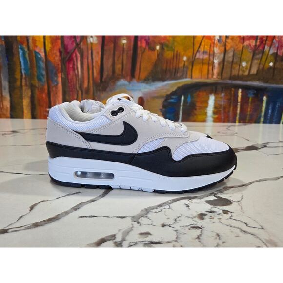 Nike Air Max Essentials Summit White Black Size 8 Men\'s, 9.5 Women\'s FZ 5808-101 main image 4